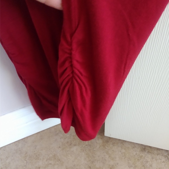 Red blouse - Picture 2 of 4